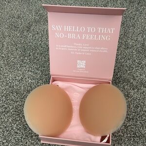 Brand new never worn only tried on CAKES